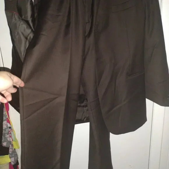 Gorgeous FERRETI UOMO Black 100% Wool Suit 46 Chest, 40R Pant.